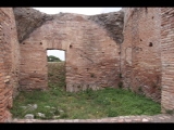 04685 ostia - regio i - insula xvi - caseggiato (i,xvi,2) - via delle terme del mitra - 3. raum von norden - 09-2023.jpg